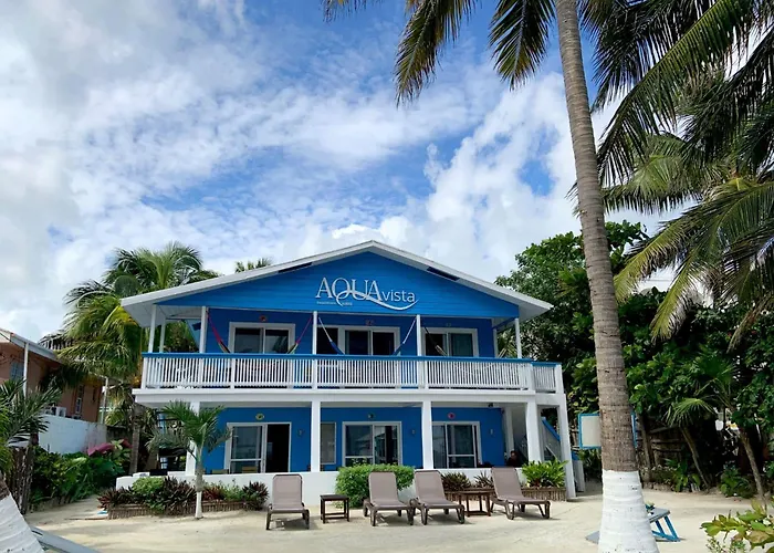 Aqua Vista Beachfront 3*