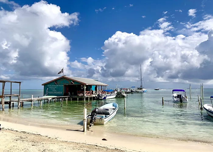Hotel Aqua Vista Beachfront 3*