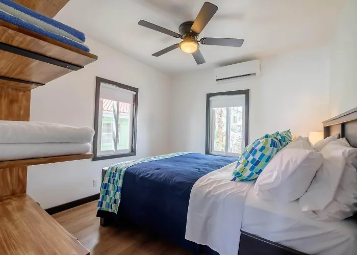 Aqua Vista Beachfront 3*