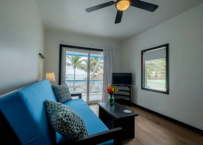 Aqua Vista Beachfront Hotel