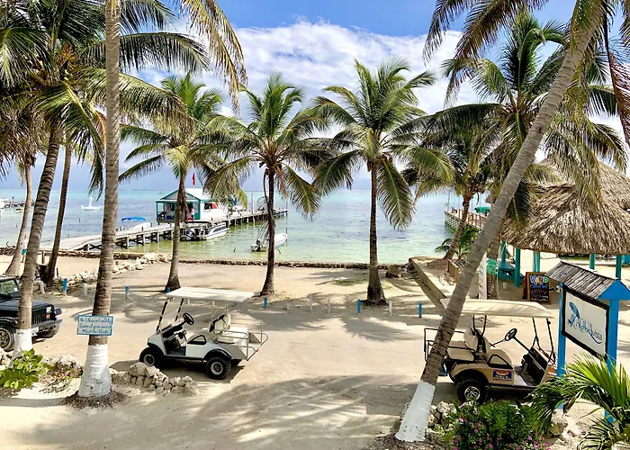 Aqua Vista Beachfront Hotel